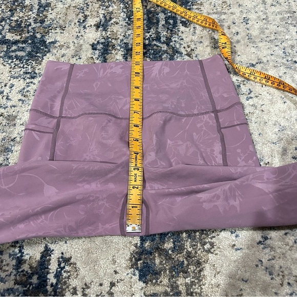 Zyia Active Light Lilac Floral Pocket Hi-Rise Capris Size 2 - Picture 7 of 9